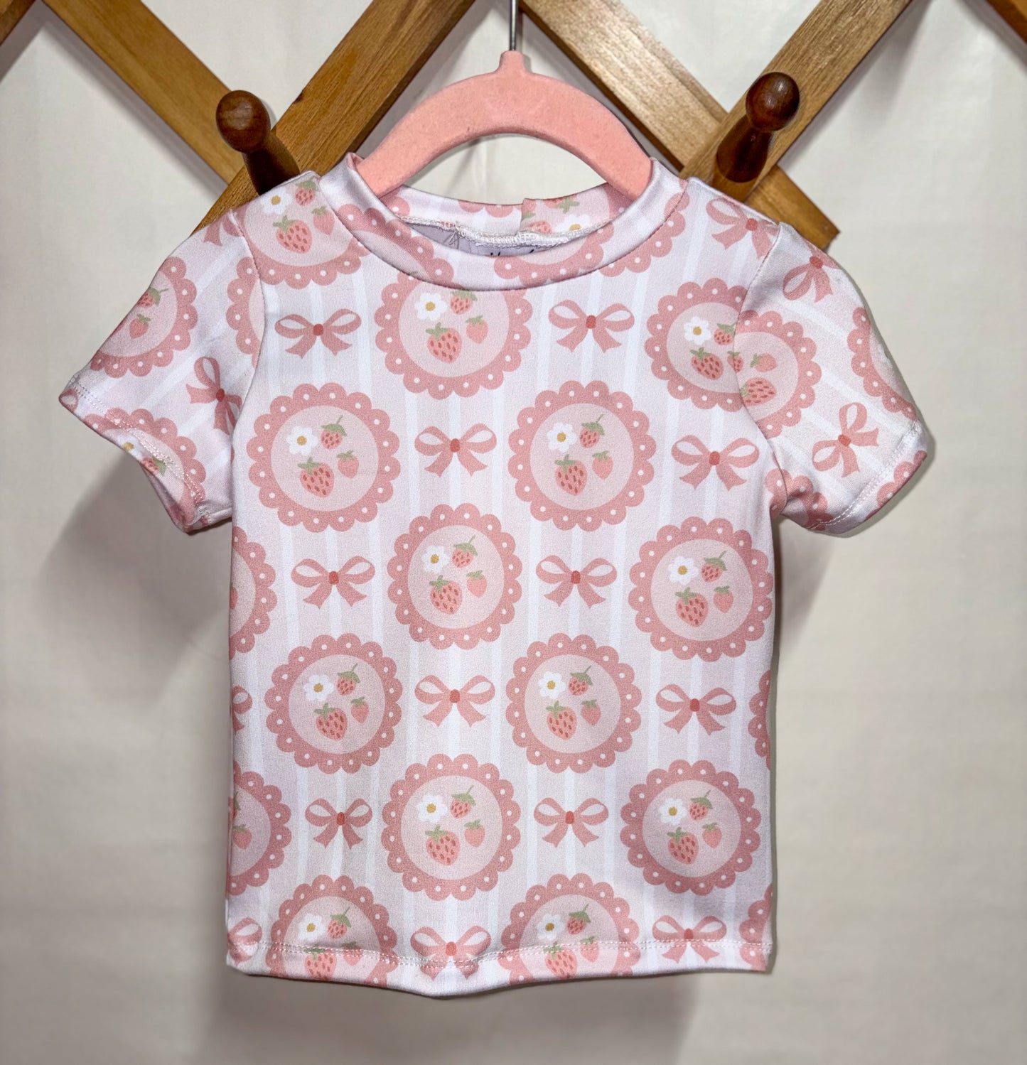 Strawberry basic tee (9/12)