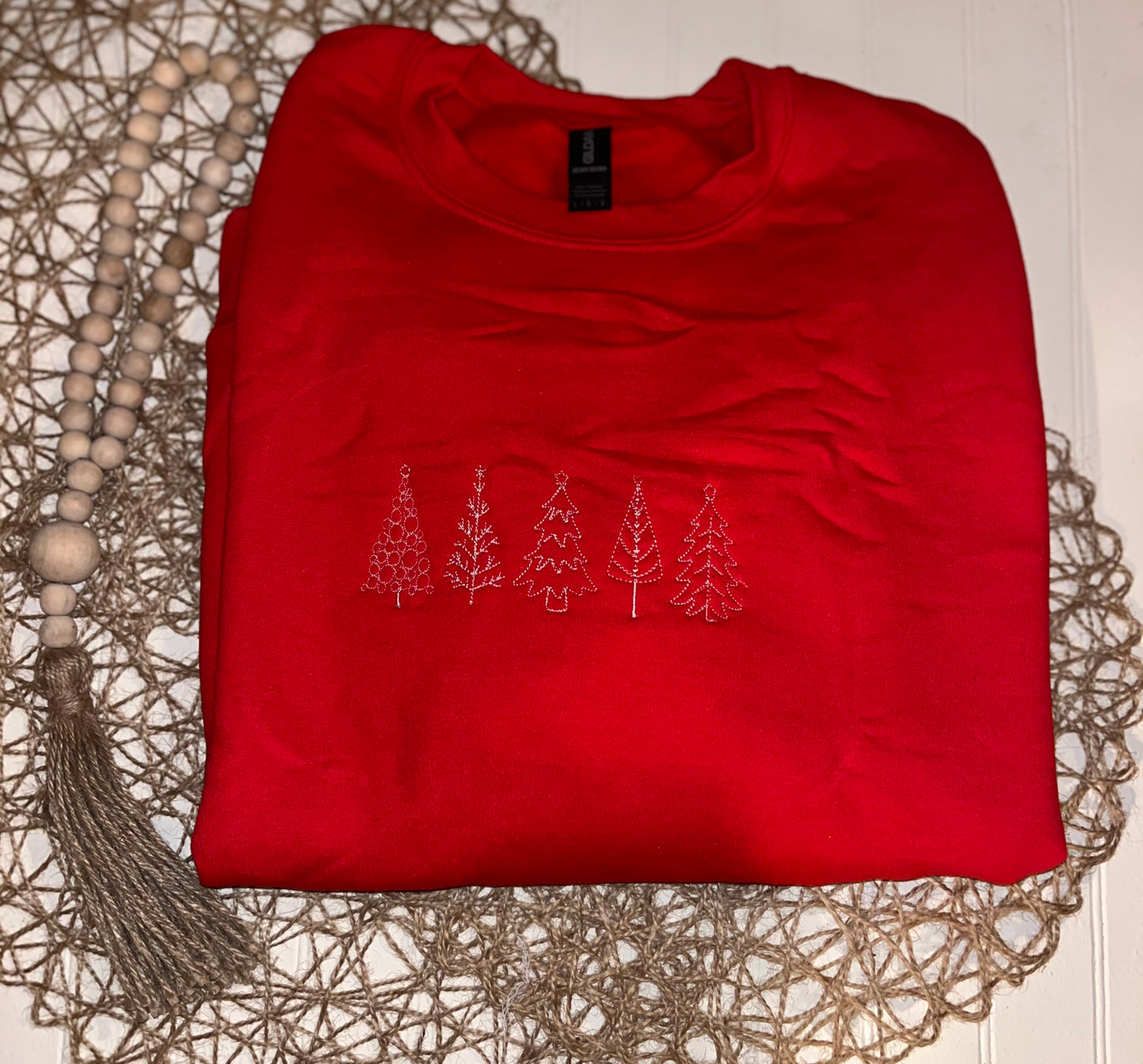 Embroidered Christmas tree crew (large)